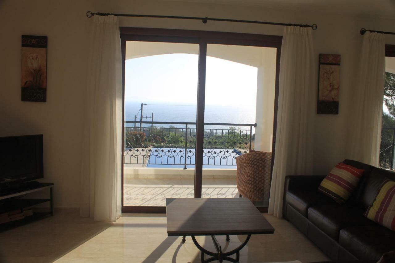 Martika Luxury Villa Agia Marina  Luaran gambar