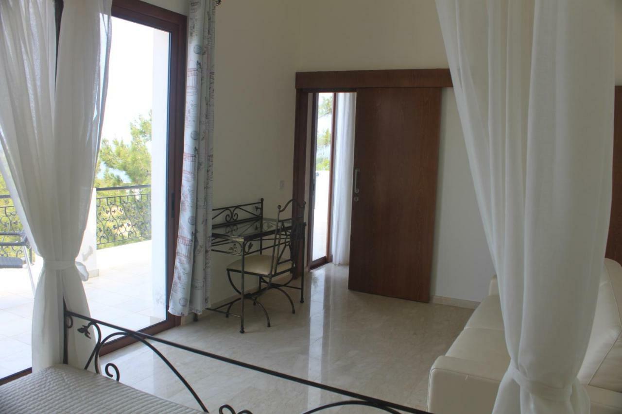 Martika Luxury Villa Agia Marina  Luaran gambar