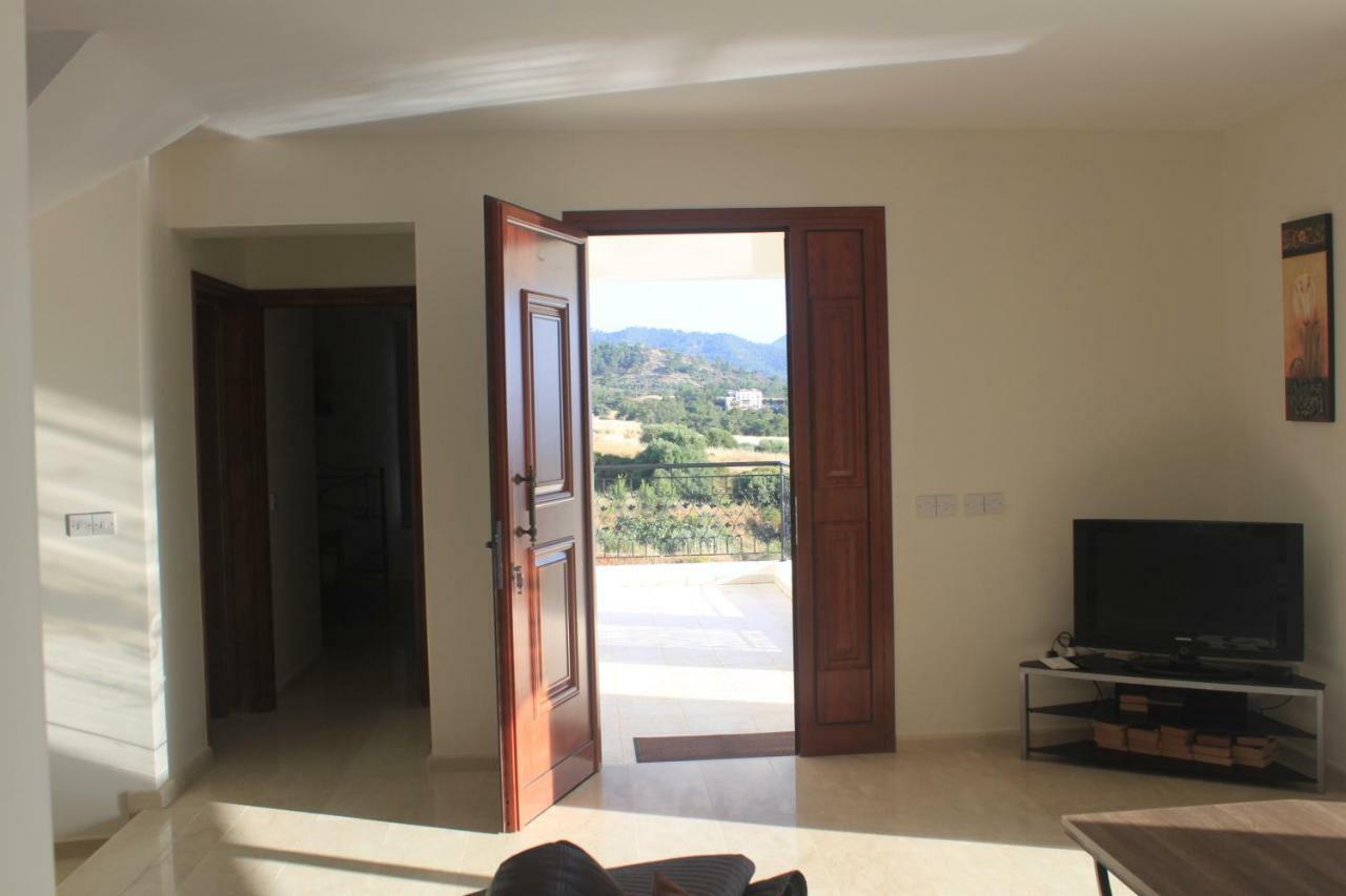 Martika Luxury Villa Agia Marina  Luaran gambar