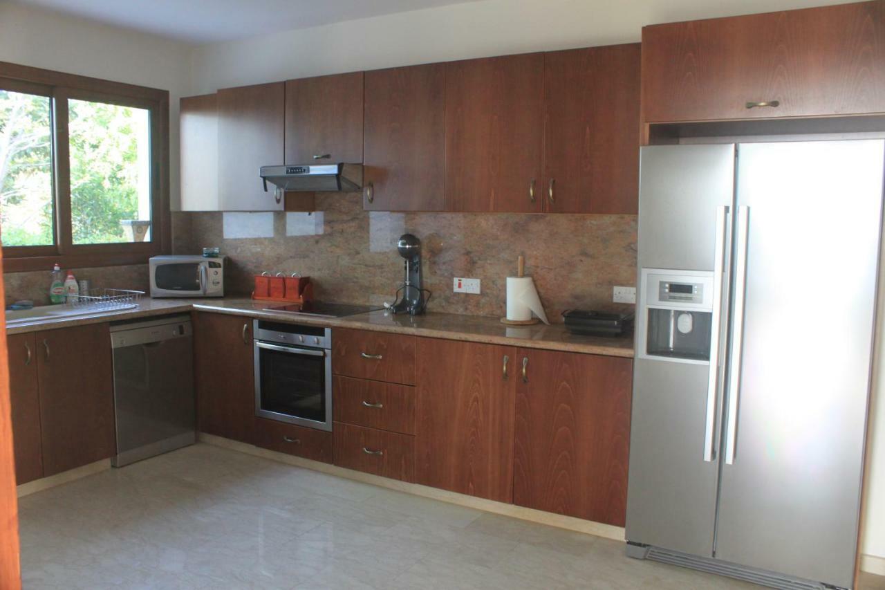 Martika Luxury Villa Agia Marina  Luaran gambar