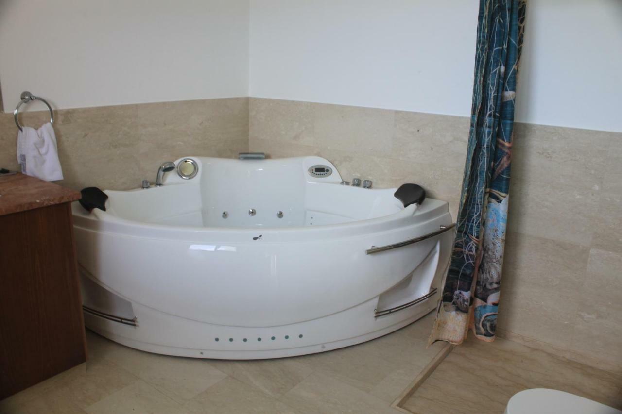 Martika Luxury Villa Agia Marina  Luaran gambar